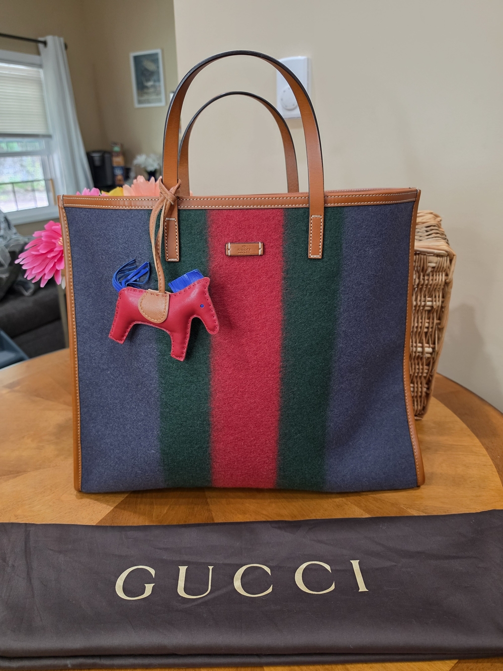 Gucci Sherry Signature Stripe XL  Tote Bag With Charm  EUC